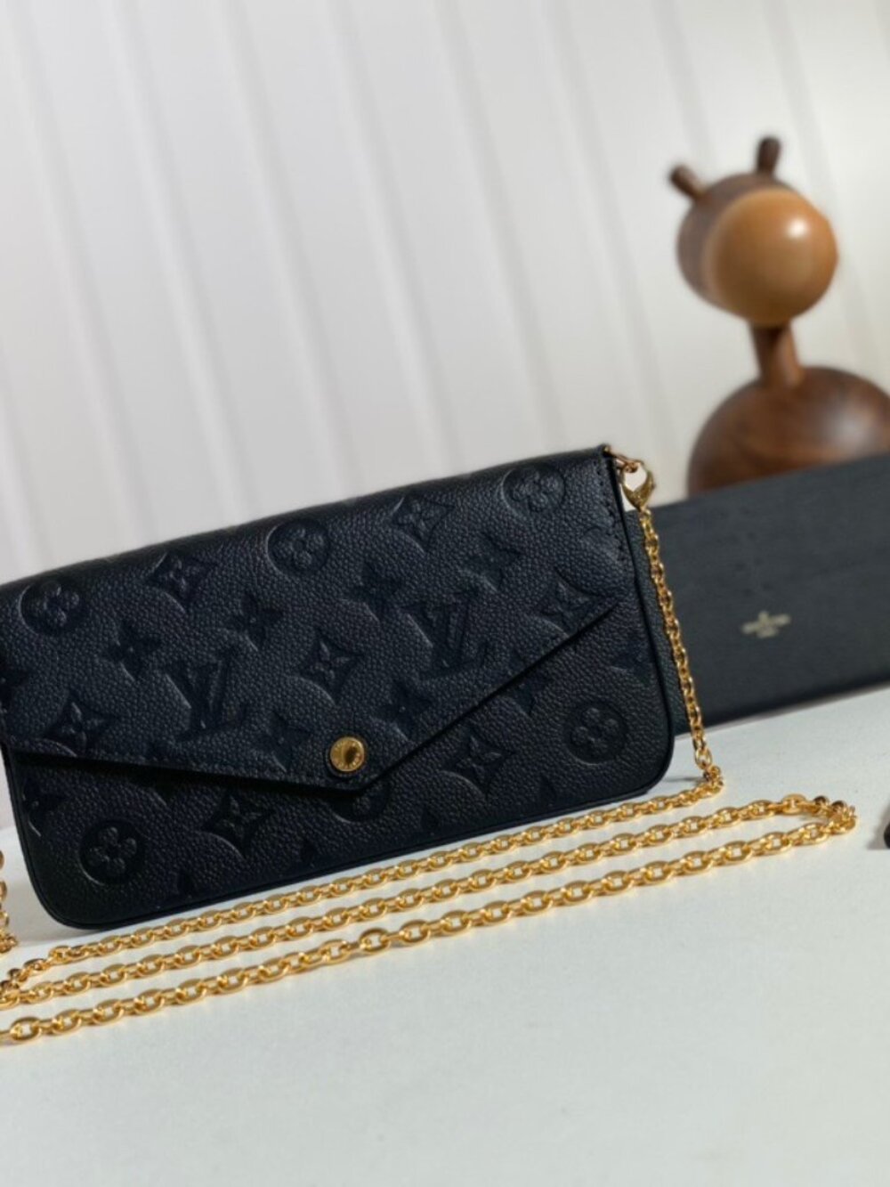 🍷LV FÉLICIE POCHETTE Monogram Empreinte Leather